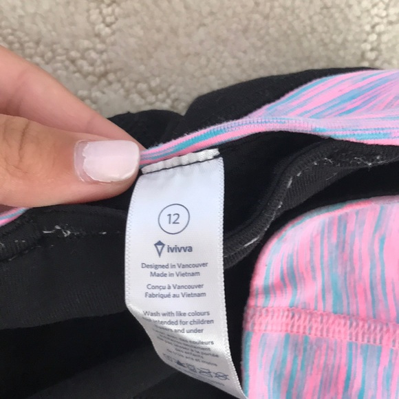Black ivivva cropped leggings! size 12 - Picture 4 of 4